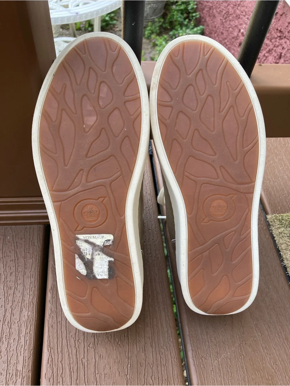 Born Size 7M Mira gold leather platform sneakers